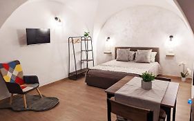 Ravi Romantic Jacuzzi Suite