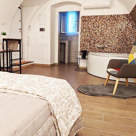 Dama Suite Love & Private Jacuzzi Bari Extérieur photo