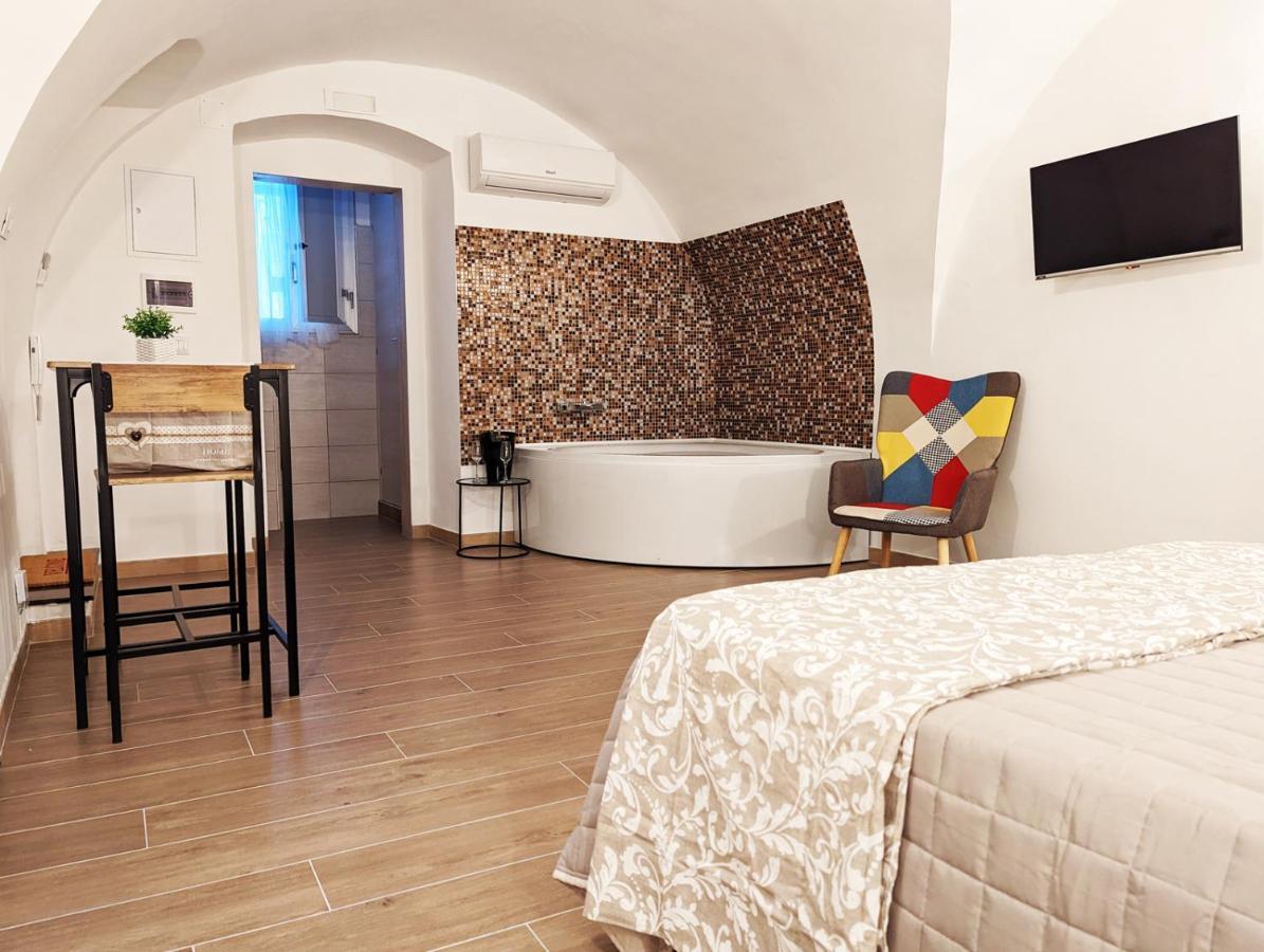 Dama Suite Love & Private Jacuzzi Bari Extérieur photo