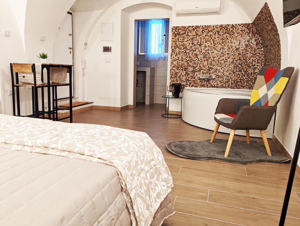 Dama Suite Love & Private Jacuzzi Bari Extérieur photo